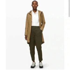 Lululemon Size 6 Army Green Essential High-Rise Trouser size 4